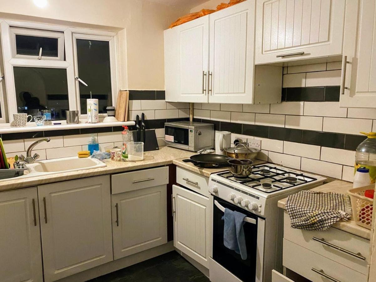 Comfortable Double Bedroom In London Hornchurch Eksteriør bilde